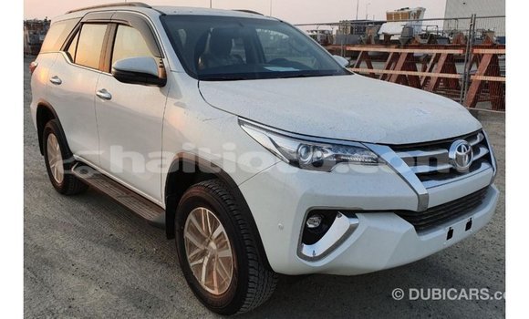 Acheter Import Voiture Toyota Fortuner Blanc à Import - Dubai, Artibonite Acheter Import Voiture Toyota Fortuner Blanc à Import - Dubai, Artibonite