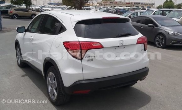 Acheter Import Moto Honda C Blanc à Import - Dubai, Artibonite Acheter Import Moto Honda C Blanc à Import - Dubai, Artibonite