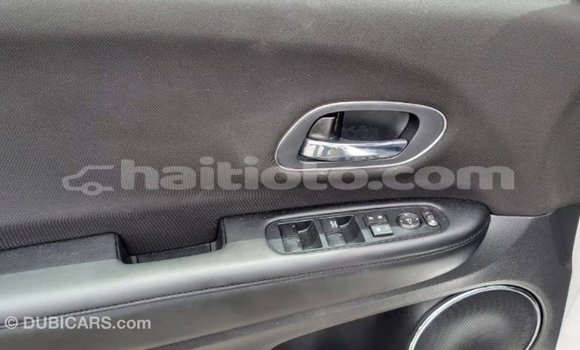 Acheter Import Moto Honda C Blanc à Import - Dubai, Artibonite Acheter Import Moto Honda C Blanc à Import - Dubai, Artibonite