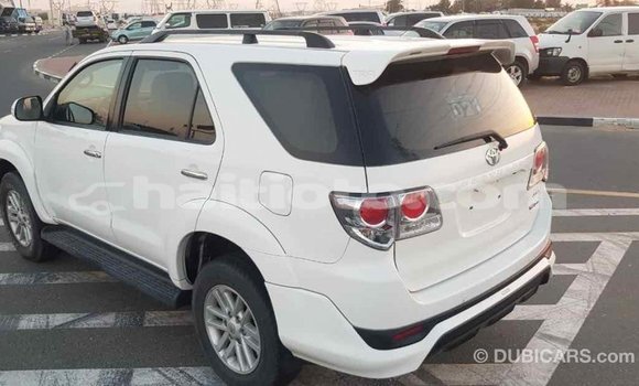 Acheter Import Voiture Toyota Fortuner Blanc à Import - Dubai, Artibonite Acheter Import Voiture Toyota Fortuner Blanc à Import - Dubai, Artibonite