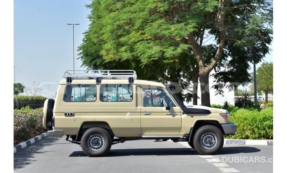 Acheter Import Voiture Toyota Land Cruiser Beige à Import - Dubai, Artibonite Acheter Import Voiture Toyota Land Cruiser Beige à Import - Dubai, Artibonite