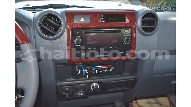 Big with watermark toyota land cruiser artibonite import dubai 3097