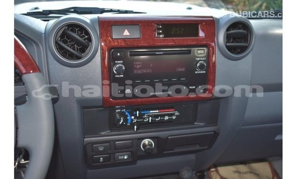 Acheter Import Voiture Toyota Land Cruiser Beige à Import - Dubai, Artibonite Acheter Import Voiture Toyota Land Cruiser Beige à Import - Dubai, Artibonite