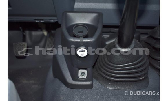 Acheter Import Voiture Toyota Land Cruiser Beige à Import - Dubai, Artibonite Acheter Import Voiture Toyota Land Cruiser Beige à Import - Dubai, Artibonite