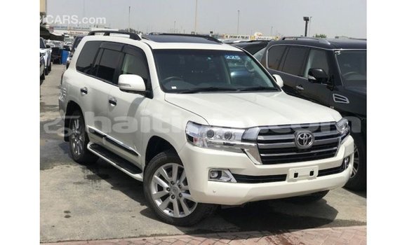 Acheter Import Voiture Toyota Land Cruiser Blanc à Import - Dubai, Artibonite Acheter Import Voiture Toyota Land Cruiser Blanc à Import - Dubai, Artibonite