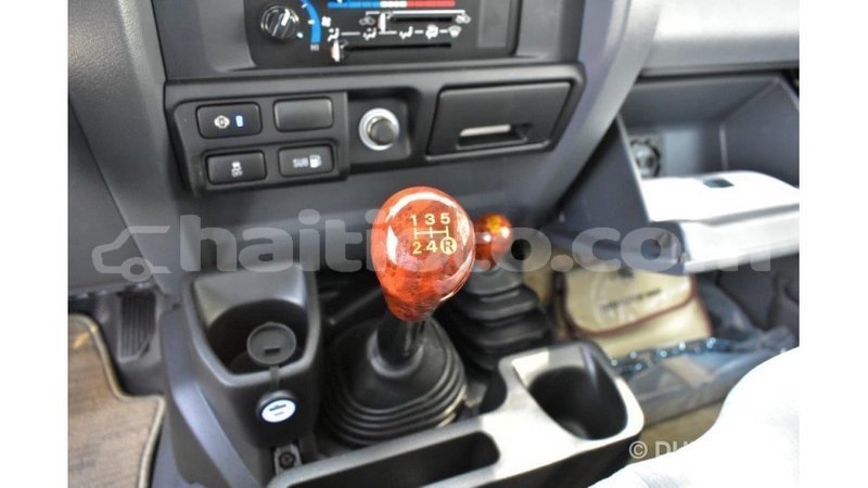 Big with watermark toyota land cruiser artibonite import dubai 3102