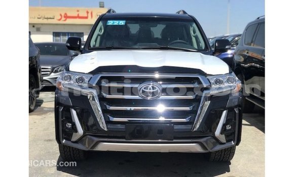 Acheter Import Voiture Toyota Land Cruiser Noir à Import - Dubai, Artibonite Acheter Import Voiture Toyota Land Cruiser Noir à Import - Dubai, Artibonite