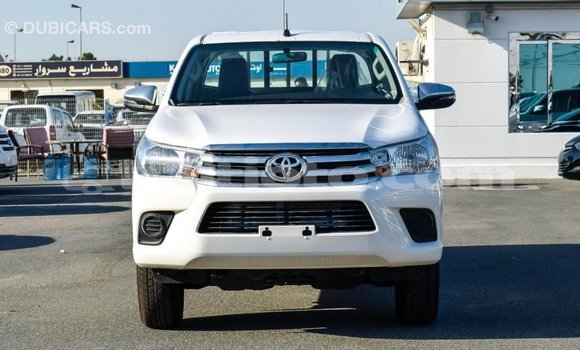 Acheter Import Voiture Toyota Hilux Blanc à Import - Dubai, Artibonite Acheter Import Voiture Toyota Hilux Blanc à Import - Dubai, Artibonite