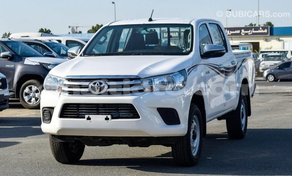 Acheter Import Voiture Toyota Hilux Blanc à Import - Dubai, Artibonite Acheter Import Voiture Toyota Hilux Blanc à Import - Dubai, Artibonite