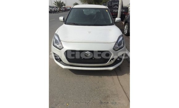 Acheter Import Voiture Suzuki Swift Blanc à Import - Dubai, Artibonite