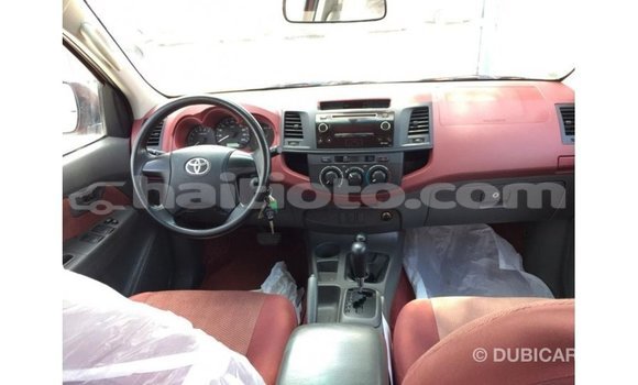 Acheter Import Voiture Toyota Hilux Rouge à Import - Dubai, Artibonite Acheter Import Voiture Toyota Hilux Rouge à Import - Dubai, Artibonite