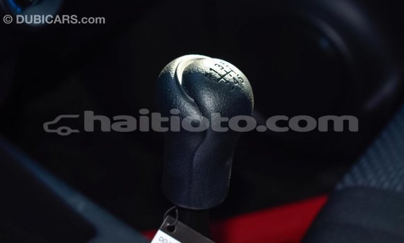 Acheter Import Voiture Toyota Hilux Blanc à Import - Dubai, Artibonite Acheter Import Voiture Toyota Hilux Blanc à Import - Dubai, Artibonite