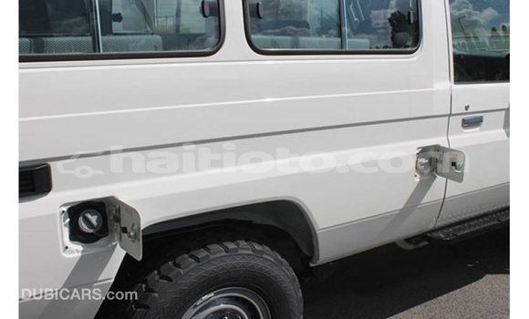 Buy Import Toyota Land Cruiser White Car in Import - Dubai in Artibonite Buy Import Toyota Land Cruiser White Car in Import - Dubai in Artibonite