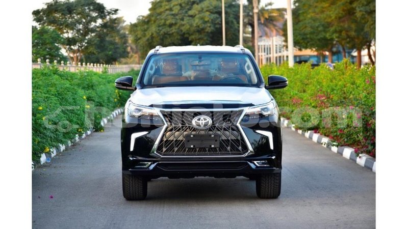 Big with watermark toyota fortuner artibonite import dubai 3131