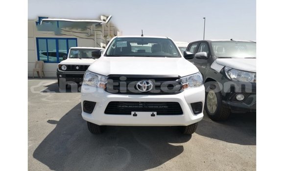 Acheter Import Voiture Toyota Hilux Blanc à Import - Dubai, Artibonite Acheter Import Voiture Toyota Hilux Blanc à Import - Dubai, Artibonite