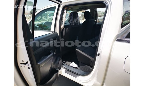Acheter Import Voiture Toyota Hilux Blanc à Import - Dubai, Artibonite Acheter Import Voiture Toyota Hilux Blanc à Import - Dubai, Artibonite