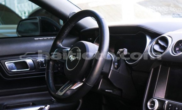 Acheter Import Voiture Ford Mustang Vert à Import - Dubai, Artibonite Acheter Import Voiture Ford Mustang Vert à Import - Dubai, Artibonite