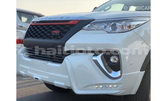 Buy Import Toyota Fortuner White Car in Import - Dubai in Artibonite Buy Import Toyota Fortuner White Car in Import - Dubai in Artibonite