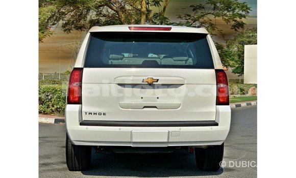 Acheter Import Voiture Chevrolet Tahoe Blanc à Import - Dubai, Artibonite Acheter Import Voiture Chevrolet Tahoe Blanc à Import - Dubai, Artibonite