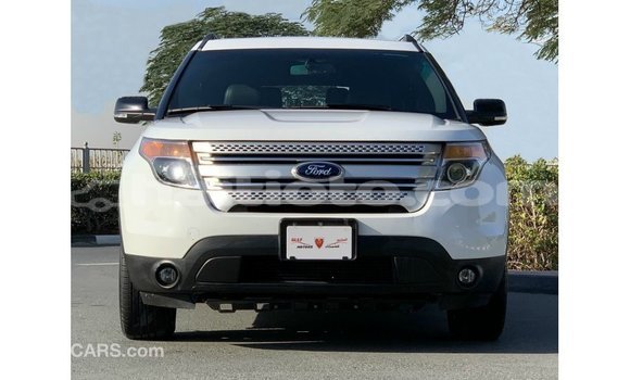 Acheter Import Voiture Ford Explorer Blanc à Import - Dubai, Artibonite Acheter Import Voiture Ford Explorer Blanc à Import - Dubai, Artibonite