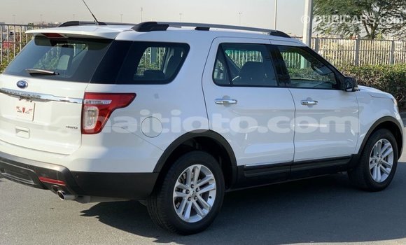 Acheter Import Voiture Ford Explorer Blanc à Import - Dubai, Artibonite Acheter Import Voiture Ford Explorer Blanc à Import - Dubai, Artibonite