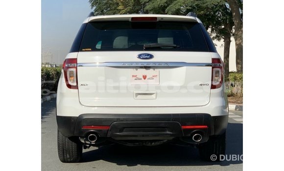 Acheter Import Voiture Ford Explorer Blanc à Import - Dubai, Artibonite Acheter Import Voiture Ford Explorer Blanc à Import - Dubai, Artibonite