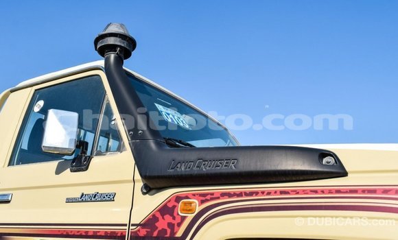 Acheter Import Voiture Toyota Land Cruiser Beige à Import - Dubai, Artibonite Acheter Import Voiture Toyota Land Cruiser Beige à Import - Dubai, Artibonite