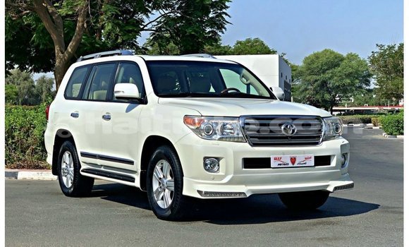 Acheter Import Voiture Toyota Land Cruiser Blanc à Import - Dubai, Artibonite Acheter Import Voiture Toyota Land Cruiser Blanc à Import - Dubai, Artibonite