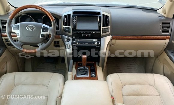 Acheter Import Voiture Toyota Land Cruiser Blanc à Import - Dubai, Artibonite Acheter Import Voiture Toyota Land Cruiser Blanc à Import - Dubai, Artibonite