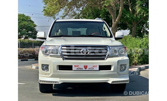 Acheter Import Voiture Toyota Land Cruiser Blanc à Import - Dubai, Artibonite Acheter Import Voiture Toyota Land Cruiser Blanc à Import - Dubai, Artibonite