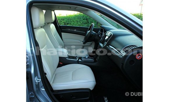 Acheter Import Voiture Chrysler 300 Autre à Import - Dubai, Artibonite Acheter Import Voiture Chrysler 300 Autre à Import - Dubai, Artibonite