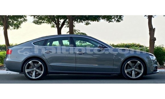 Acheter Import Voiture Audi 100 Autre à Import - Dubai, Artibonite Acheter Import Voiture Audi 100 Autre à Import - Dubai, Artibonite