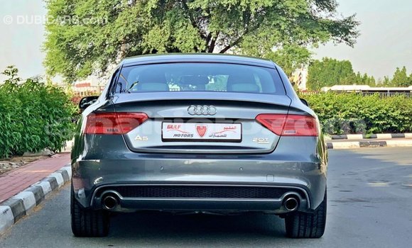 Acheter Import Voiture Audi 100 Autre à Import - Dubai, Artibonite Acheter Import Voiture Audi 100 Autre à Import - Dubai, Artibonite