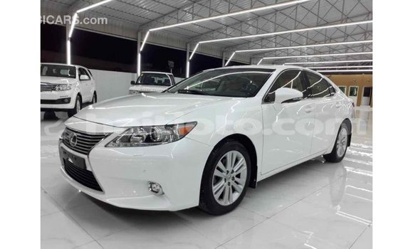 Acheter Import Voiture Lexus ES Blanc à Import - Dubai, Artibonite Acheter Import Voiture Lexus ES Blanc à Import - Dubai, Artibonite