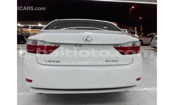 Acheter Import Voiture Lexus ES Blanc à Import - Dubai, Artibonite Acheter Import Voiture Lexus ES Blanc à Import - Dubai, Artibonite