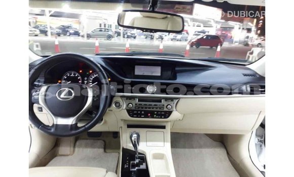 Acheter Import Voiture Lexus ES Blanc à Import - Dubai, Artibonite Acheter Import Voiture Lexus ES Blanc à Import - Dubai, Artibonite