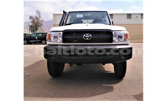 Buy Import Toyota Land Cruiser White Car in Import - Dubai in Artibonite