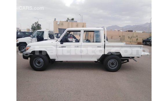 Buy Import Toyota Land Cruiser White Car in Import - Dubai in Artibonite Buy Import Toyota Land Cruiser White Car in Import - Dubai in Artibonite
