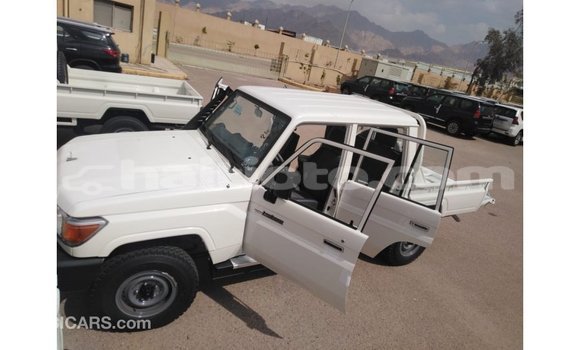 Buy Import Toyota Land Cruiser White Car in Import - Dubai in Artibonite Buy Import Toyota Land Cruiser White Car in Import - Dubai in Artibonite