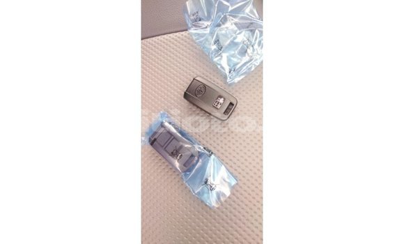 Buy Import Toyota Land Cruiser White Car in Import - Dubai in Artibonite Buy Import Toyota Land Cruiser White Car in Import - Dubai in Artibonite