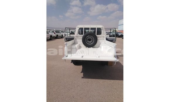 Buy Import Toyota Land Cruiser White Car in Import - Dubai in Artibonite Buy Import Toyota Land Cruiser White Car in Import - Dubai in Artibonite