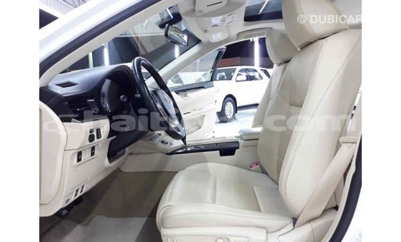 Acheter Import Voiture Lexus ES Blanc à Import - Dubai, Artibonite Acheter Import Voiture Lexus ES Blanc à Import - Dubai, Artibonite