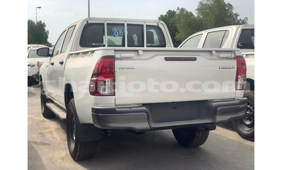 Buy Import Toyota Hilux White Car in Import - Dubai in Artibonite Buy Import Toyota Hilux White Car in Import - Dubai in Artibonite