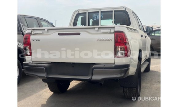Buy Import Toyota Hilux White Car in Import - Dubai in Artibonite Buy Import Toyota Hilux White Car in Import - Dubai in Artibonite