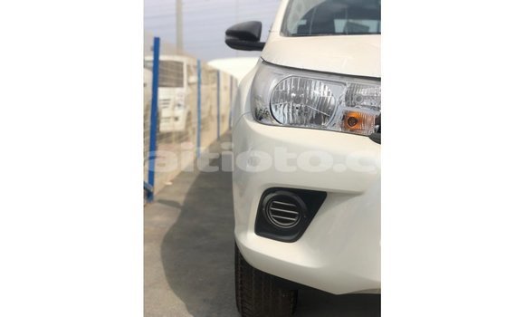 Buy Import Toyota Hilux White Car in Import - Dubai in Artibonite Buy Import Toyota Hilux White Car in Import - Dubai in Artibonite