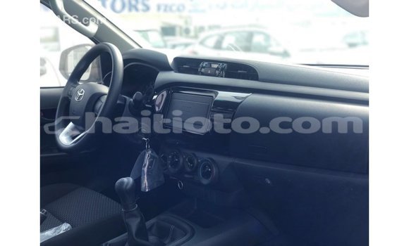Buy Import Toyota Hilux White Car in Import - Dubai in Artibonite Buy Import Toyota Hilux White Car in Import - Dubai in Artibonite