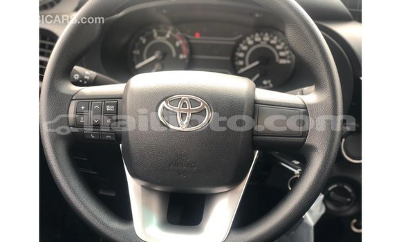 Buy Import Toyota Hilux White Car in Import - Dubai in Artibonite Buy Import Toyota Hilux White Car in Import - Dubai in Artibonite