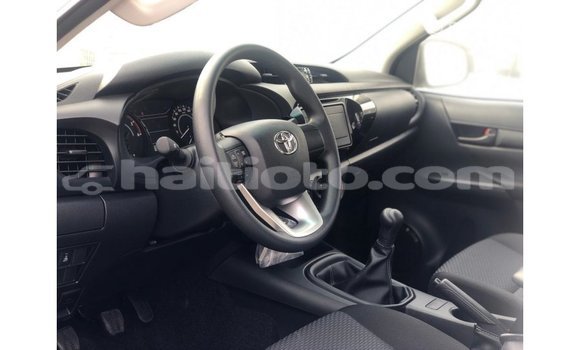 Buy Import Toyota Hilux White Car in Import - Dubai in Artibonite Buy Import Toyota Hilux White Car in Import - Dubai in Artibonite