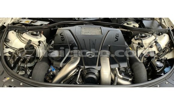 Buy Import Mercedes-Benz 190 (W201) White Car in Import - Dubai in Artibonite Buy Import Mercedes-Benz 190 (W201) White Car in Import - Dubai in Artibonite