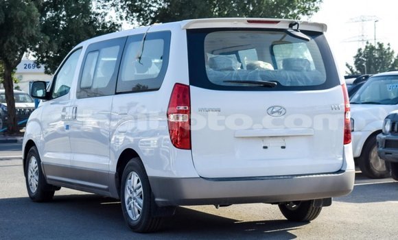 Acheter Import Voiture Hyundai Accent Blanc à Import - Dubai, Artibonite Acheter Import Voiture Hyundai Accent Blanc à Import - Dubai, Artibonite